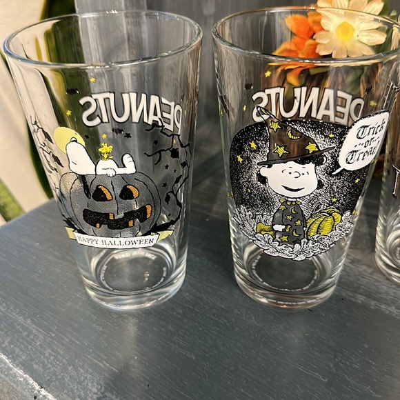 Peanuts Halloween Glass Cups Set - Picture 2 of 7